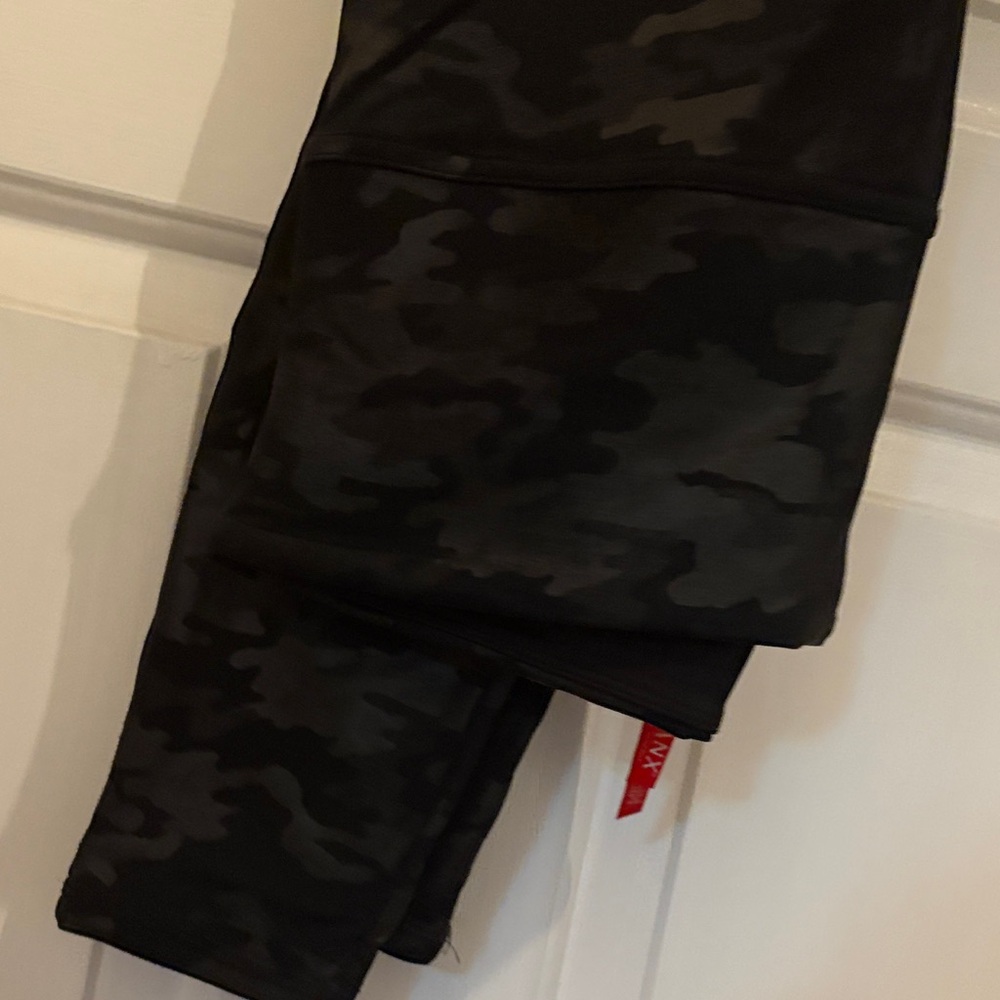 SPANX Black Camo Shine Leggings